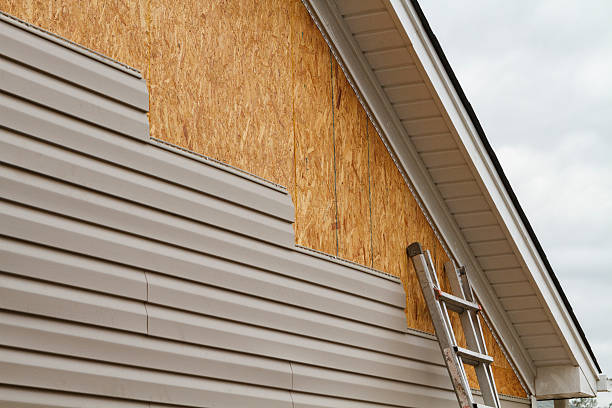 Professional Fiber Cement Siding technician working in Elkridge, MD